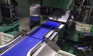 食品分級稱:雙撥桿自動區(qū)分欠重、超重和合格品,精細化生產